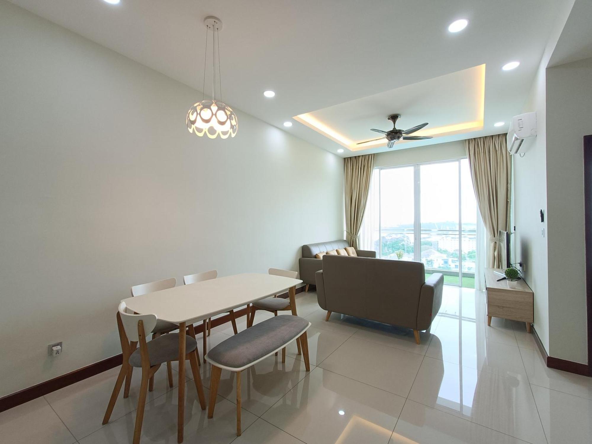 Paragon Suite Homestay By Antlerzone ยะโฮร์บาห์รู ภายนอก รูปภาพ